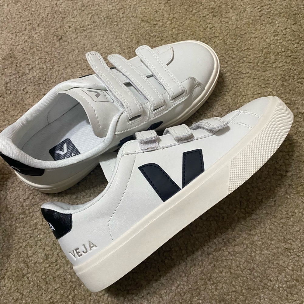Recife logo sneaker